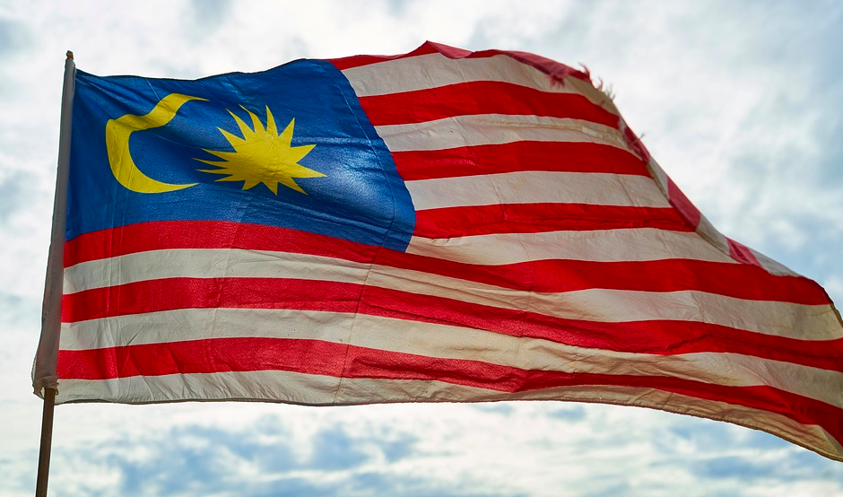 Король Малайзии ввел режим чрезвычайного положения из-за коронавируса до 1 августa